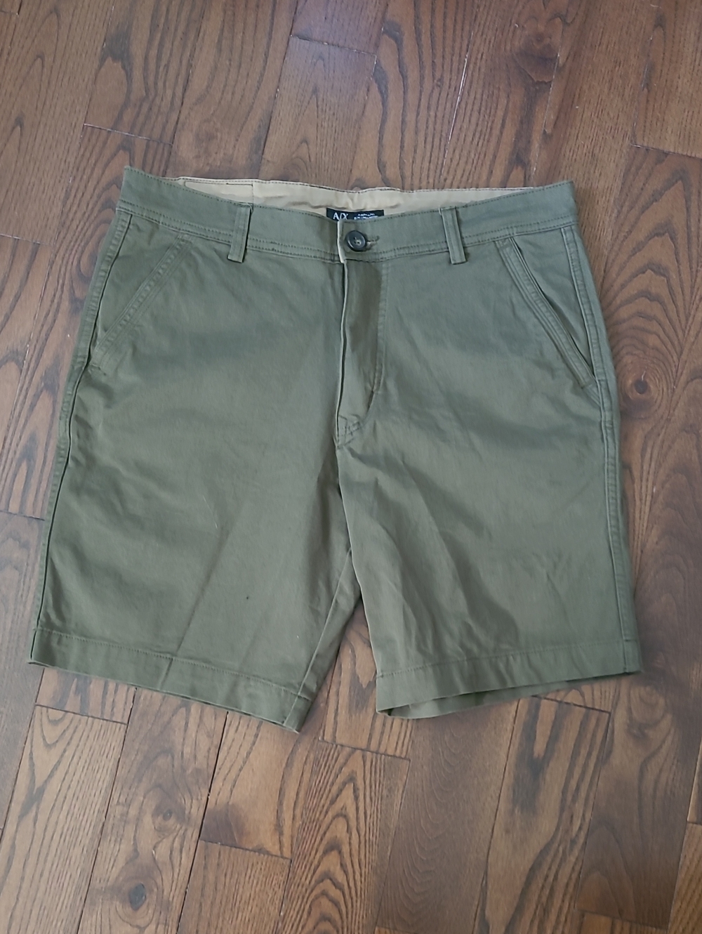 Armani Exchange Flat Front Men's Chino Shorts in Stretch Olive Green Size 32